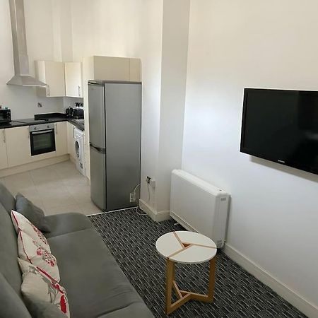 Modern 1 Bed Apartment In Salford Manchester Esterno foto